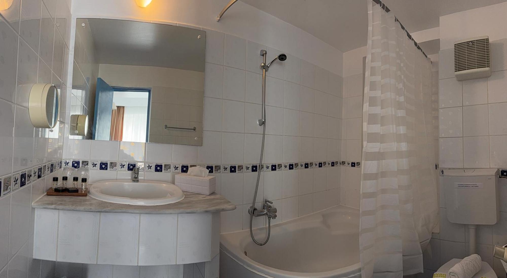 Briza Boutique Hotel Mamaia Exteriör bild